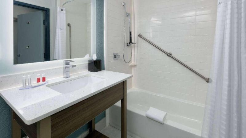 Baymont By Wyndham East Ridge/chattanooga, room with private jacuzzi, photo 3