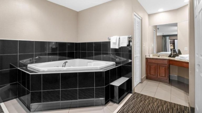 Best Western Courtview Hotel