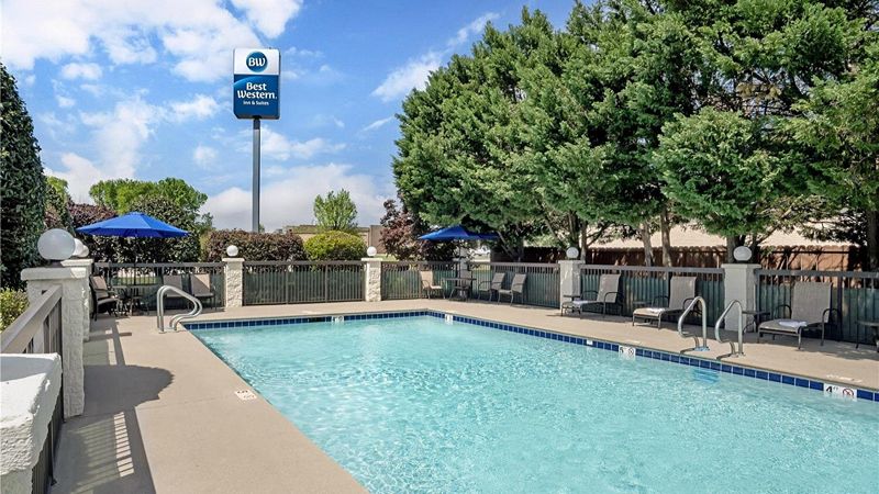 Best Western Inn & Suites - Monroe, room with private jacuzzi, photo 4