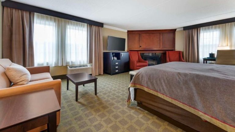 Best Western Plus White Bear Country Inn