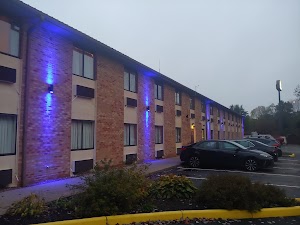Days Inn by Wyndham Wooster place picture