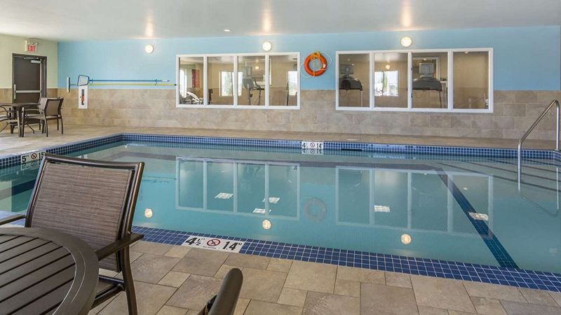 Clarion Hotel & Conference Centre, room with private jacuzzi, photo 6