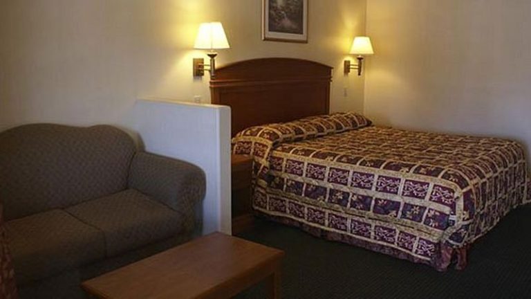 Colony Inn