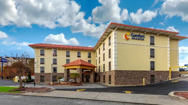 Comfort Inn & Suites Hamilton Place, room with private jacuzzi, photo 7