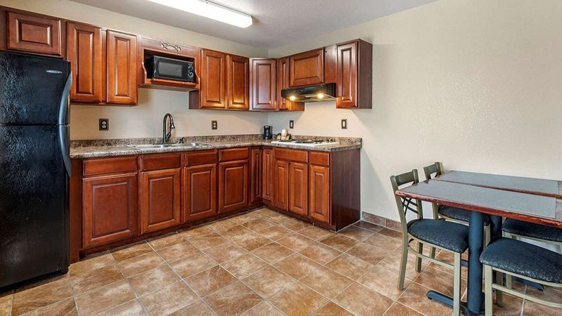 Comfort Inn & Suites Lawrenceburg, room with private jacuzzi, photo 2