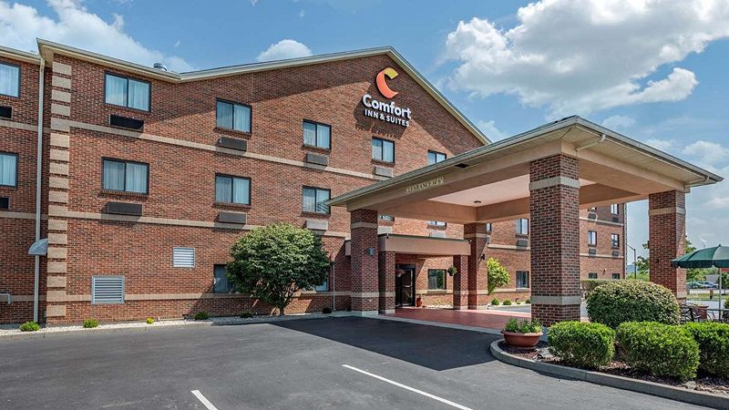 Comfort Inn & Suites Lawrenceburg, room with private jacuzzi, photo 6