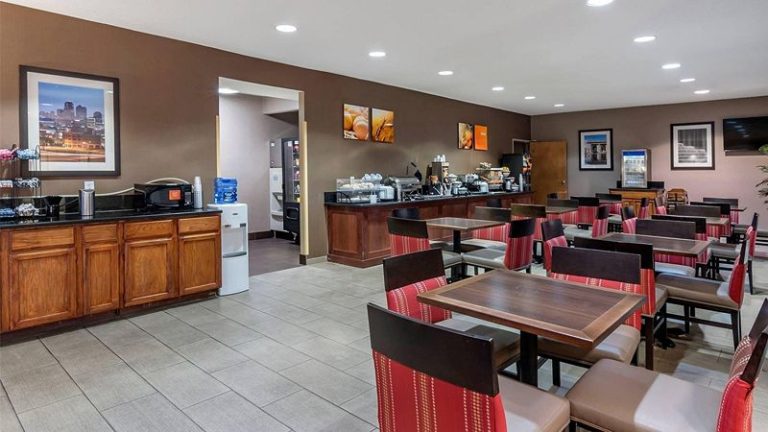 Comfort Inn & Suites – Lees Summit
