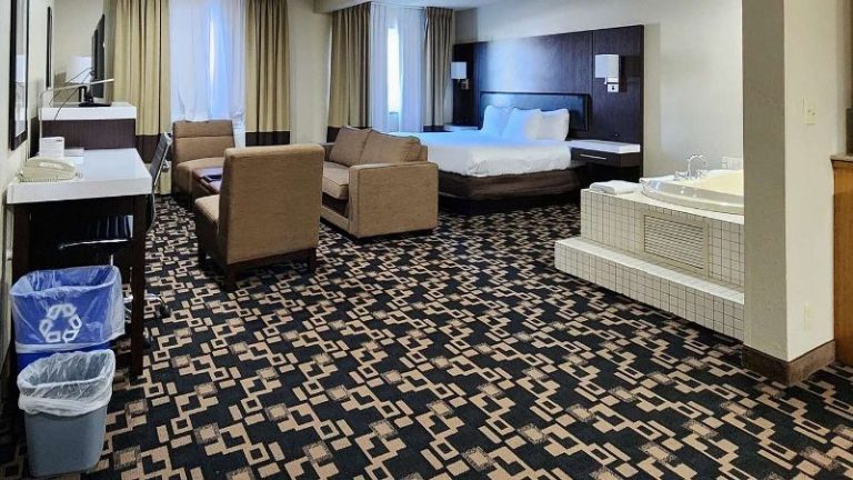 Comfort Inn & Suites Shakopee Inn