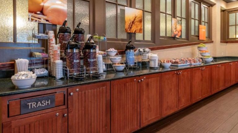 Comfort Suites Downtown Carlisle