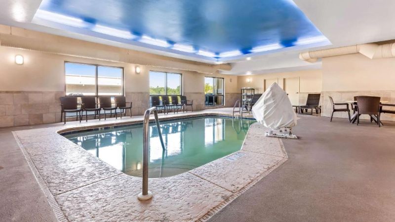 Comfort Suites Gulfport Central, room with private jacuzzi, photo 6