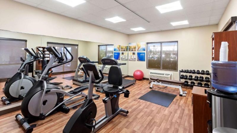 Comfort Suites Gulfport Central, room with private jacuzzi, photo 7