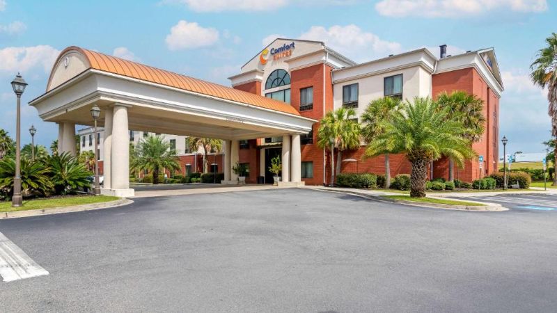 Comfort Suites Savannah North, room with private jacuzzi, photo 7