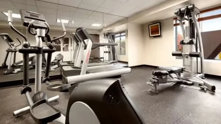 Country Inn & Suites by Radisson, Dearborn, MI