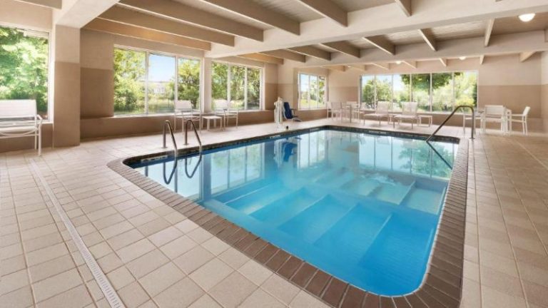 Country Inn & Suites by Radisson, Minneapolis West, MN