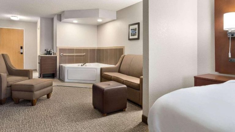 Country Inn & Suites by Radisson, Stillwater, MN