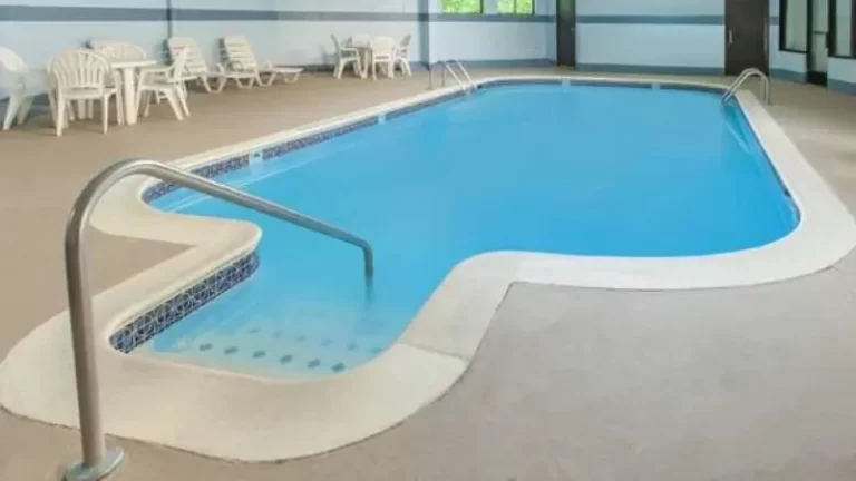 Days Inn & Suites by Wyndham Madison Heights MI