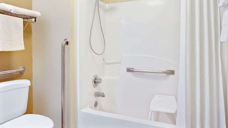Days Inn & Suites by Wyndham Stockbridge South Atlanta