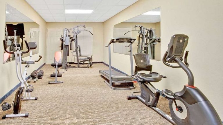 Days Inn & Suites by Wyndham Stockbridge South Atlanta