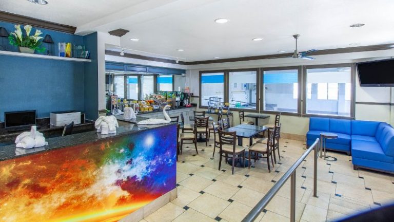 Days Inn and Suites Webster NASA-Clear Lake-Houston
