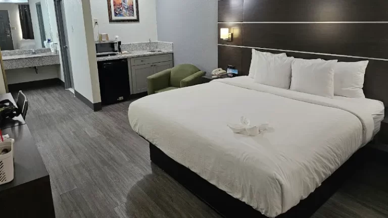 Days Inn and Suites Webster NASA-Clear Lake-Houston