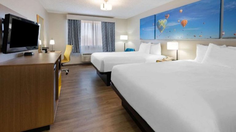 Days Inn by Wyndham Bernalillo