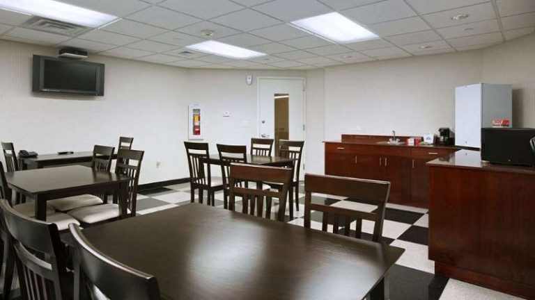 Days Inn by Wyndham Bronx Near Stadium