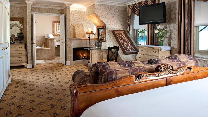 Dorymans Oceanfront Inn, room with private jacuzzi, photo 3