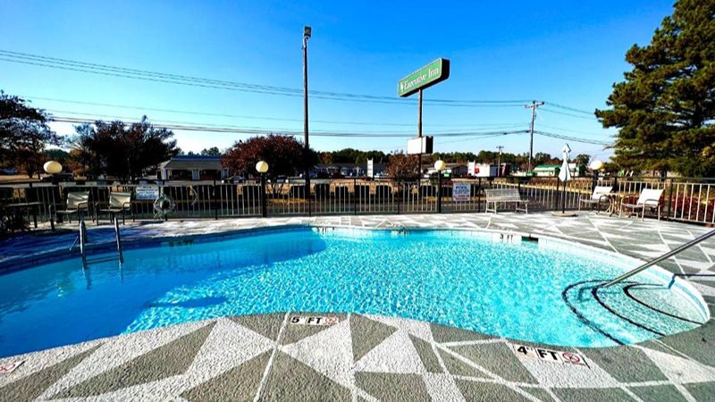 Executive Inn Chester, room with private jacuzzi, photo 3