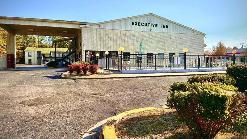 Executive Inn Chester, room with private jacuzzi, photo 4
