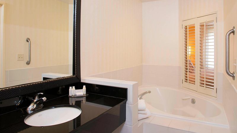 Fairfield by Marriott Inn & Suites Omaha Downtown