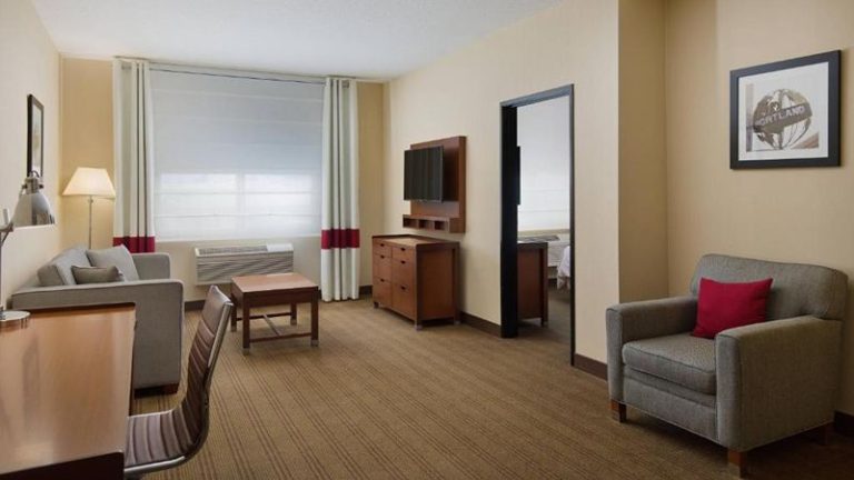 Four Points by Sheraton Portland East