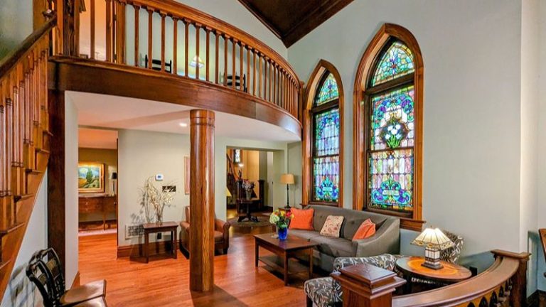 Gothic Heights Inn