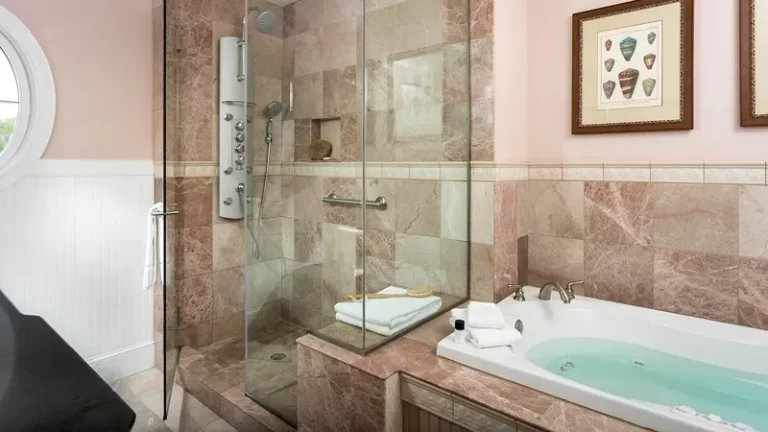 Grand Harbor Inn