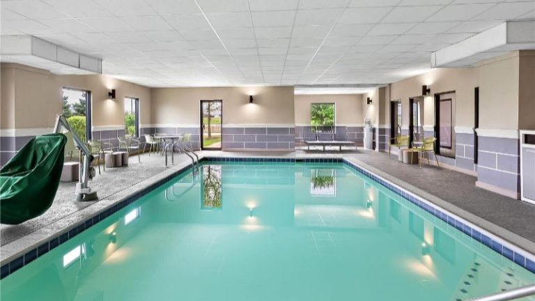 Hampton Inn & Suites Bolingbrook