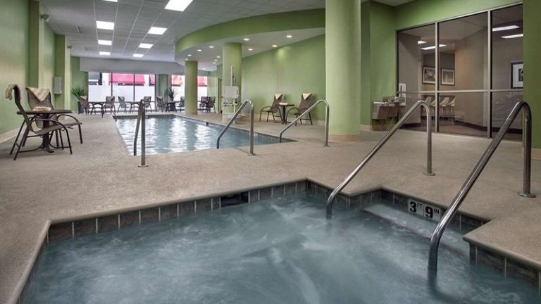 Hampton Inn & Suites Milwaukee Downtown
