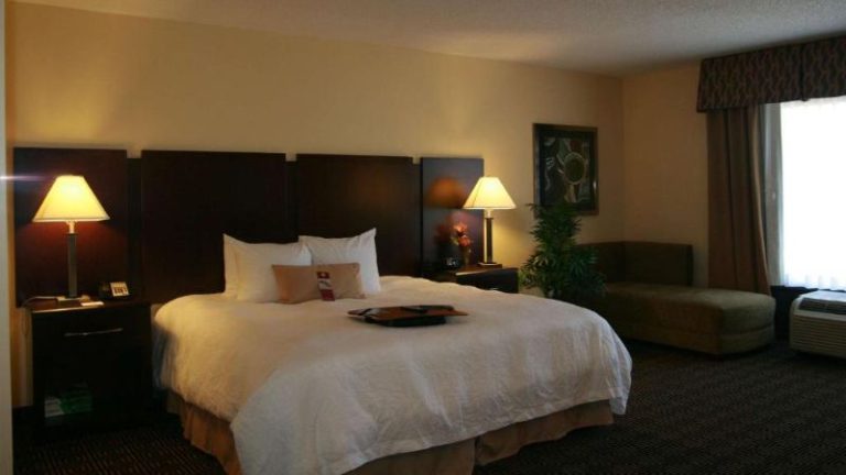 Hampton Inn & Suites Orlando-John Young Pkwy/S. Park