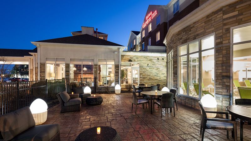 Hilton Garden Inn Cincinnati/Mason, room with private jacuzzi, photo 7