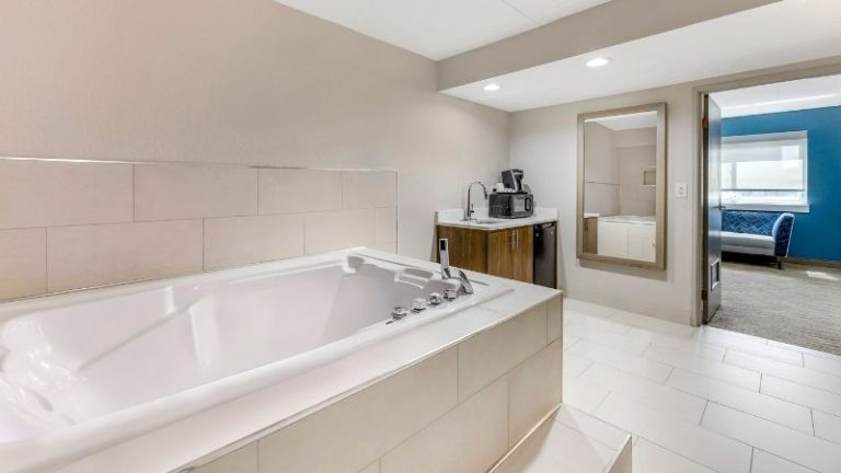Holiday Inn Express Chicago-downers Grove By IHG