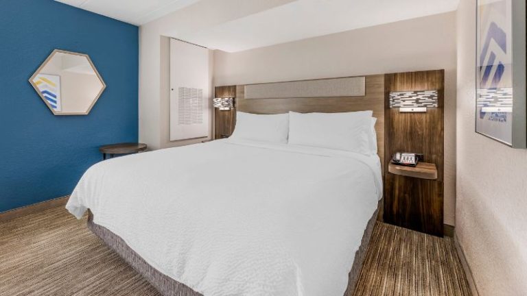Holiday Inn Express Chicago-downers Grove By IHG