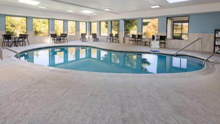 Holiday Inn Express Harrisburg NE by IHG