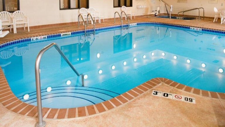 Holiday Inn Express & Suites Chanhassen By IHG