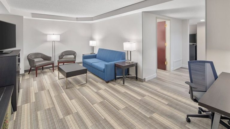 Holiday Inn Express & Suites Greenville-I-85 & Woodruff Rd by IHG