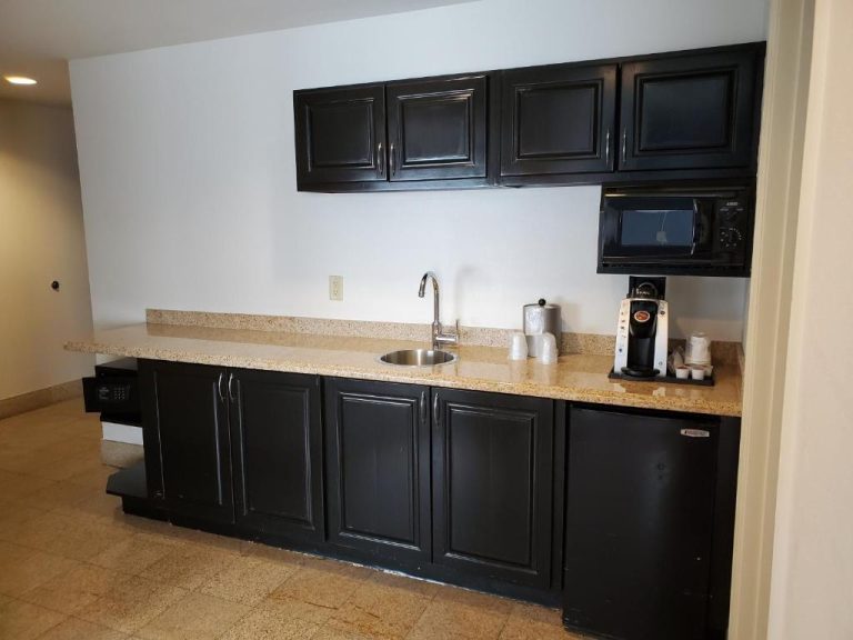 Holiday Inn Express & Suites Orlando – International Drive by IHG