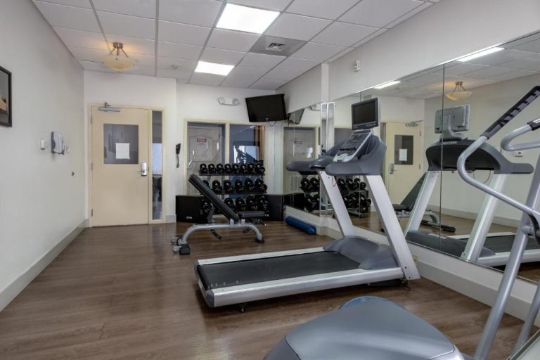 Holiday Inn Express & Suites Orlando – International Drive by IHG