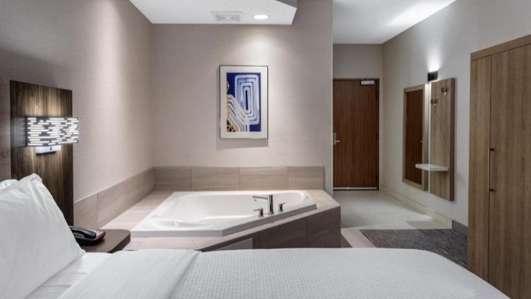 Holiday Inn Express & Suites St. Paul Ne (vadnais Heights) By IHG