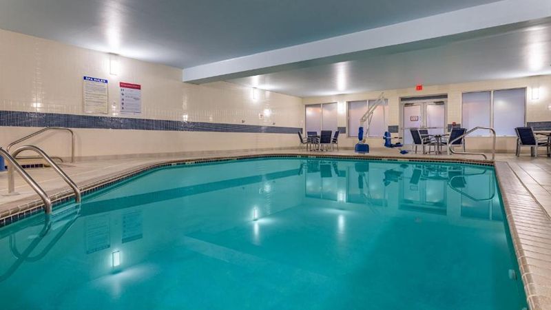 Holiday Inn Express & Suites St. Paul Ne (vadnais Heights) By IHG, room with private jacuzzi, photo 7