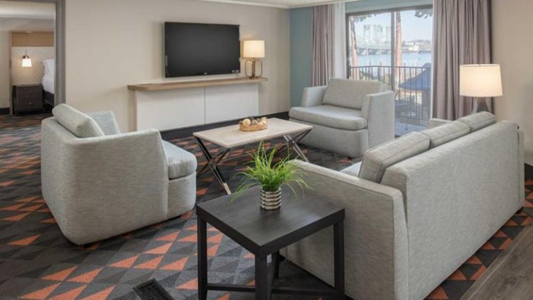 Holiday Inn Portland – Columbia Riverfront by IHG