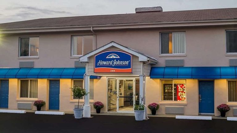 Howard Johnson by Wyndham Springfield