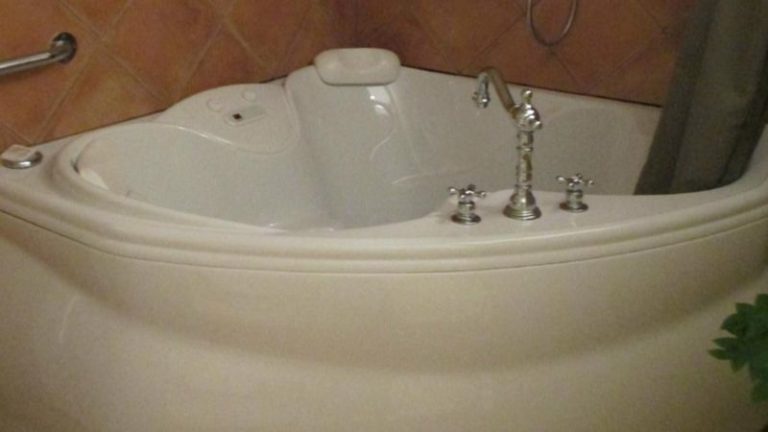 Howarth House Bed & Breakfast