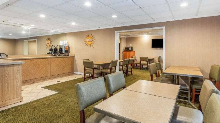 Baymont by Wyndham Orlando South